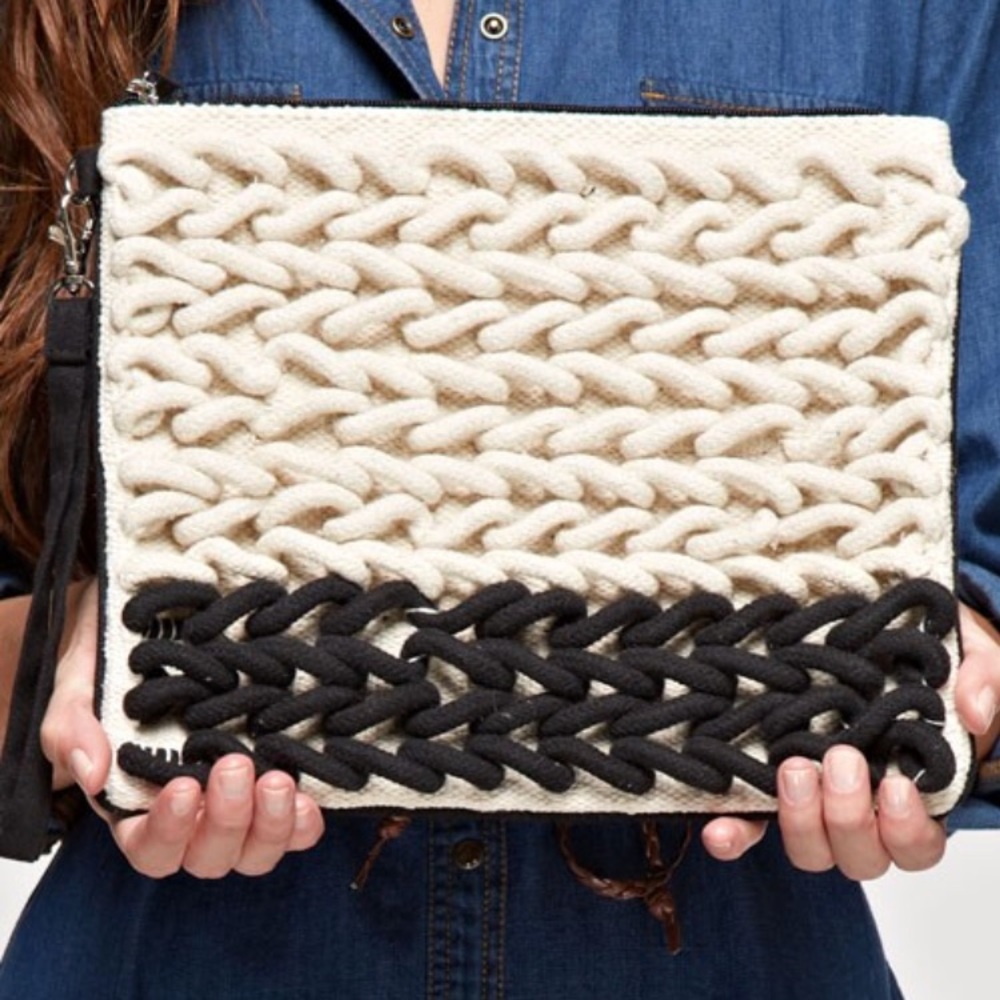 ◼️SALE◼️SUNDAY BRUNCH clutch - Picture 2 of 7